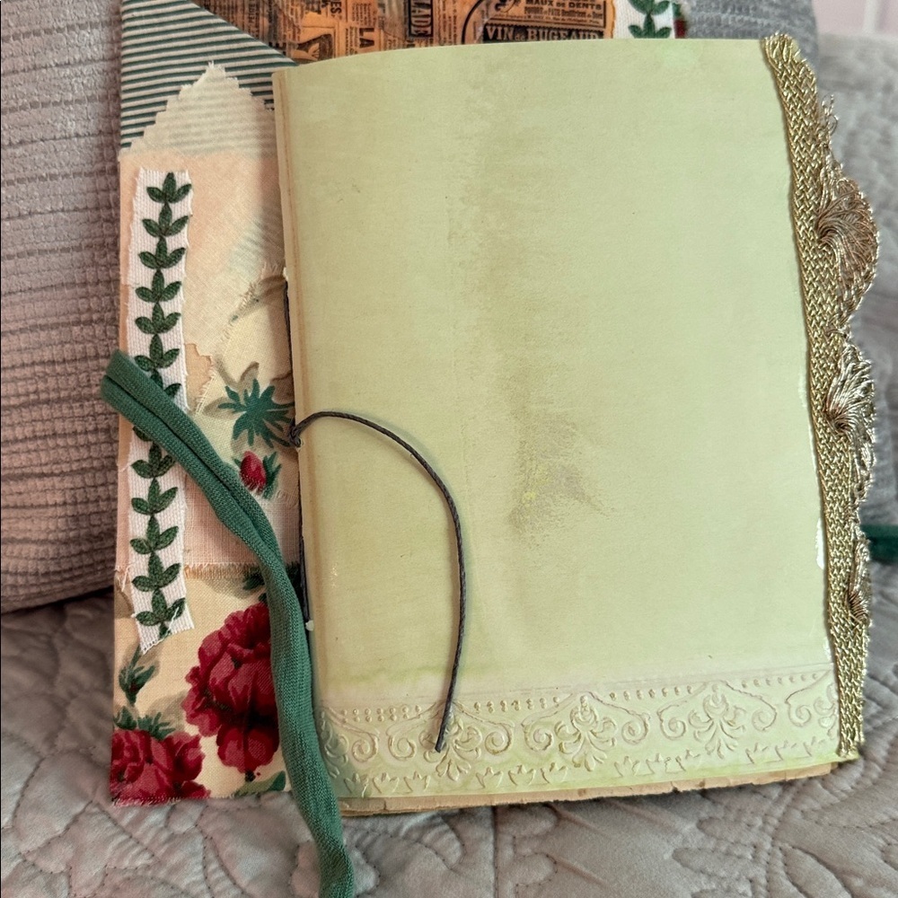 Handmade Junk Journal 6x9 72 Pages Pouch - Picture 5 of 12